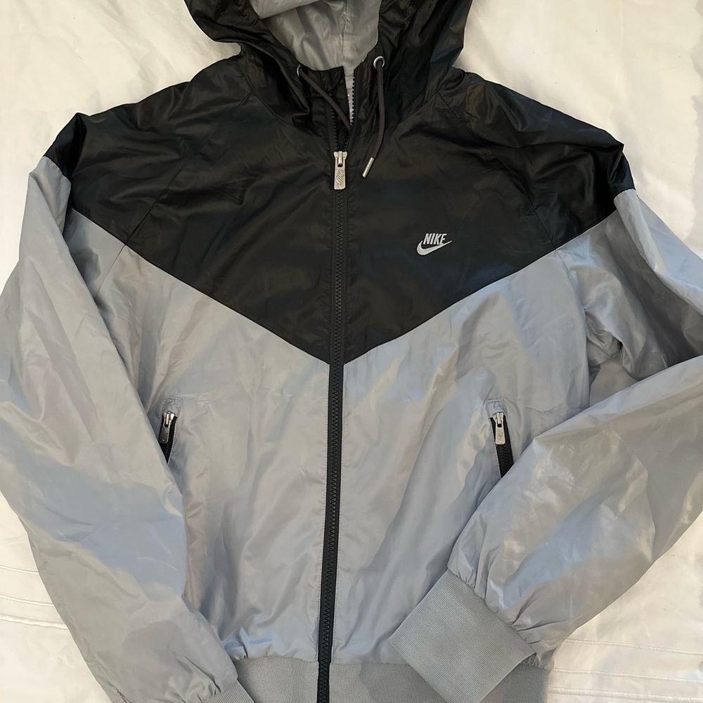 Almost Brand New Nike Windbreaker- The WindRunner